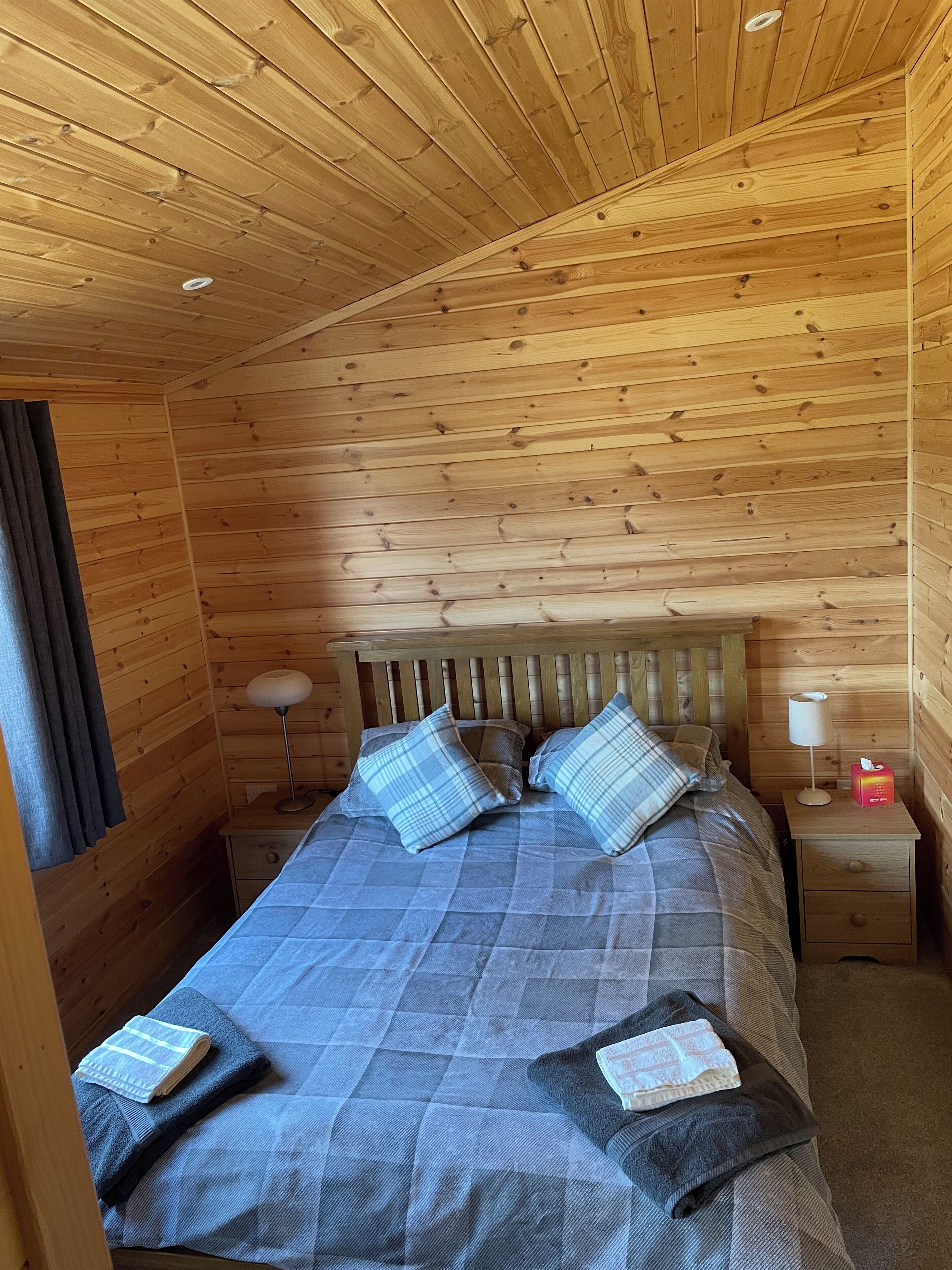 2 slaapkamers, een strijkplank/strijkijzer, wifi, beddengoed