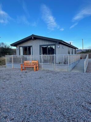Exterior - Lochshiel accommodation 
Dot’s cabin (Acharacle)