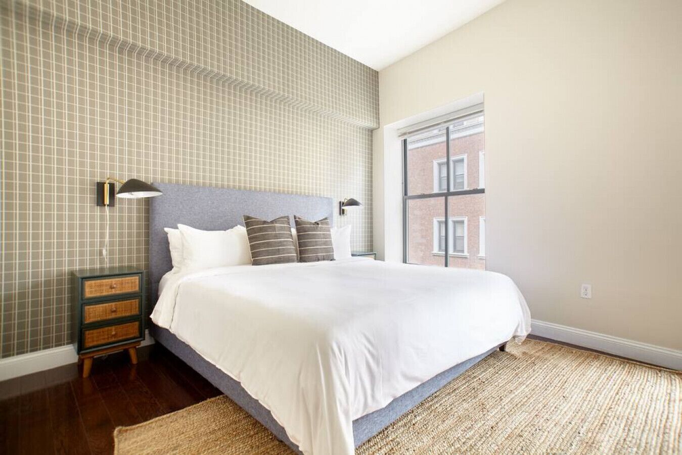 Escrivaninha, ferros/tábuas de passar roupa, Wi-Fi