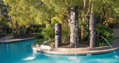 1-bedroom resort in serene Las Vegas with fitness room