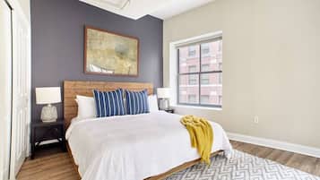 Desk, iron/ironing board, WiFi