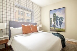 2 bedrooms, desk, iron/ironing board, WiFi - FIDI 2br | Keyless Entry | Fully Furnished (Boston)