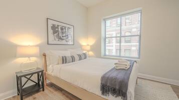 2 bedrooms, desk, iron/ironing board, WiFi
