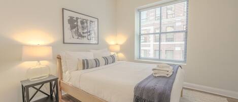 Escrivaninha, ferros/tábuas de passar roupa, Wi-Fi