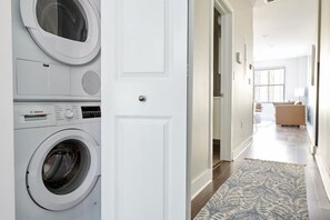 Interior - Warm 1BR in Boston FIDI | Close to Everything! (Boston)