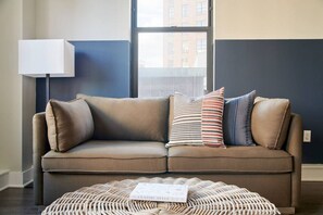 Living area - Warm 1BR in Boston FIDI | Close to Everything! (Boston)