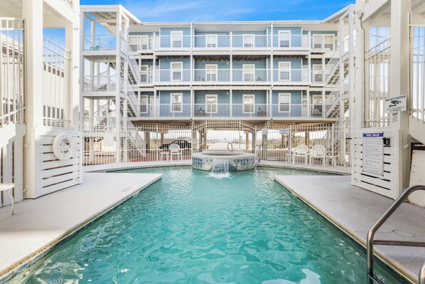Outdoor pool, a heated pool - Family Beachside Oasis Heated Pool, Hot Tub, King Bed (Gulf Shores)