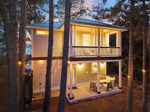 Terrace/patio - Outdoor Shower! Fenced-In Yard! 4 Bikes! Dogs Allowed! (Santa Rosa Beach)