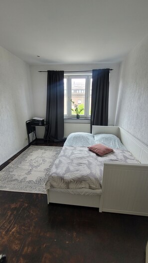 3 bedrooms, iron/ironing board, WiFi, bed sheets - Big apartment in the heart of Tallinn (Tallinn)