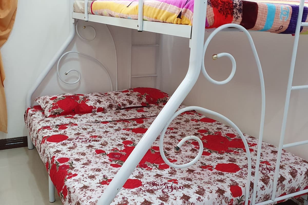 Suite Deluxe, balcón, vistas al mar | Wifi gratis