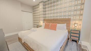 Desk, iron/ironing board, WiFi, bed sheets