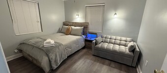 Luxe Modern Home - Private, Friendly & Stylish