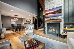 Smart TV, lareira, videogames