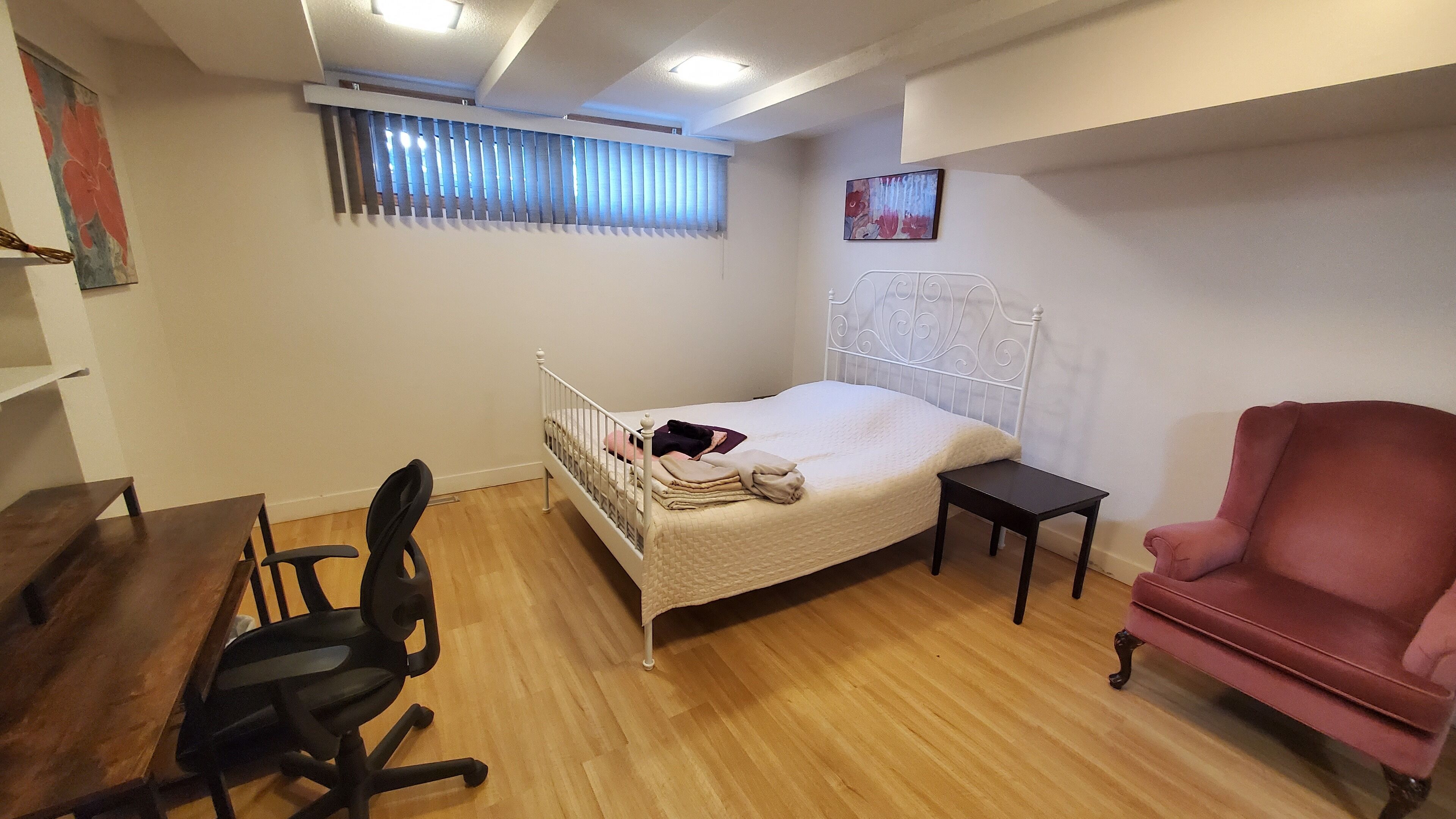 Double Room | Desk, laptop workspace, free WiFi, bed sheets