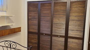 Single Room | Desk, laptop workspace, soundproofing, free WiFi