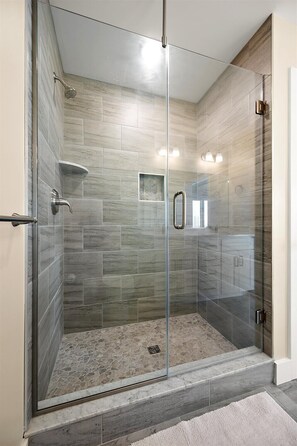 Shower, towels - Four Bedroom Waterfront Condo with Great Location (Ocean City)