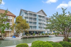 Exterior - Four Bedroom Waterfront Condo with Great Location (Ocean City)