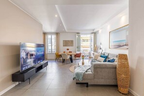 TV - SoNice · Modern, 2 BR, 2 Bath, TOP location, 2 balc (Nice)