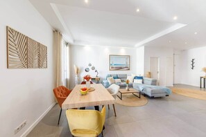 TV - SoNice · Modern, 2 BR, 2 Bath, TOP location, 2 balc (Nice)