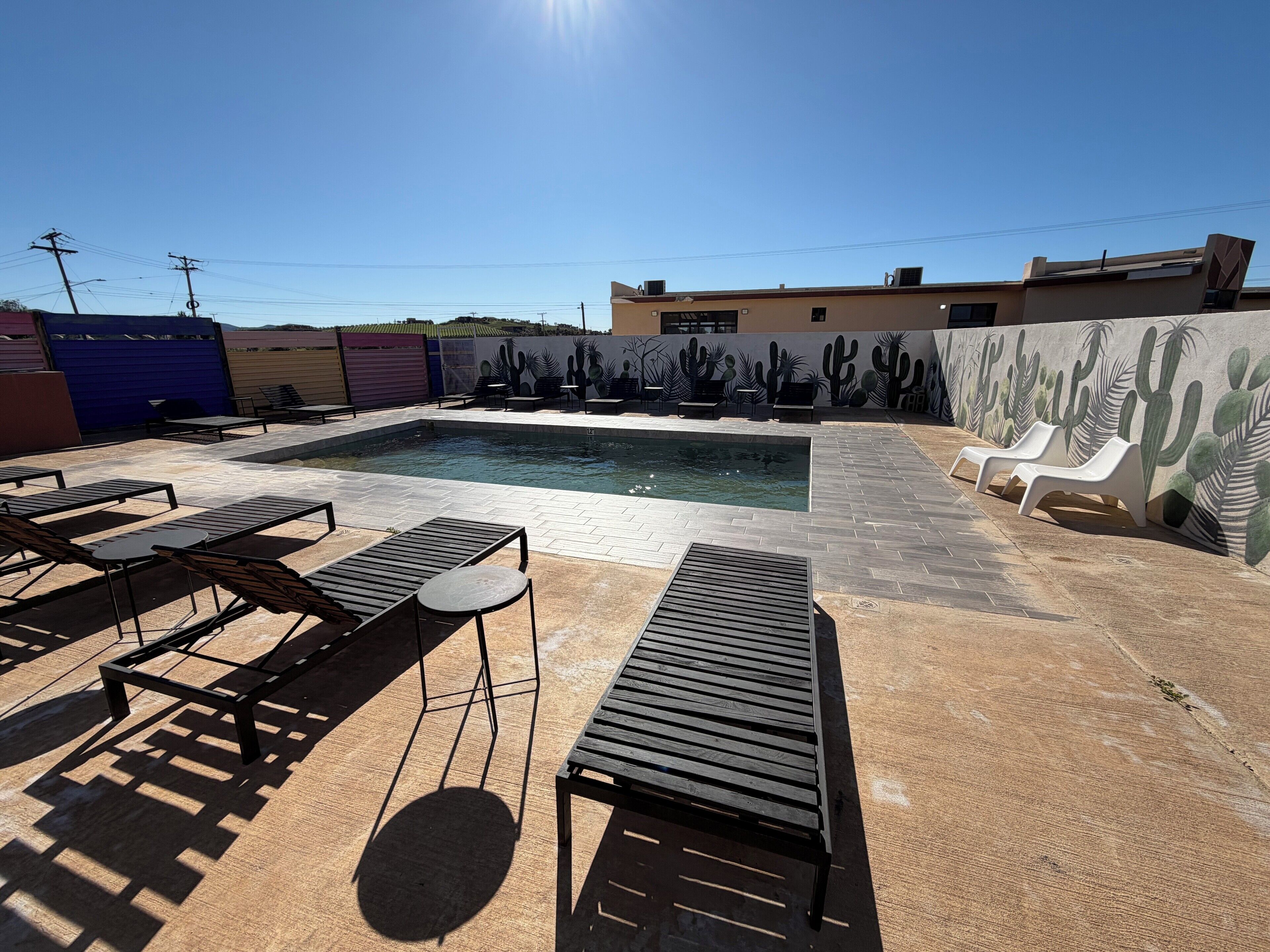 Deluxe kamer, balkon, uitzicht op zwembad | Zwembad | Een buitenzwembad