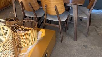 Deluxe suite, balkon, uitzicht op tuin | Dineren