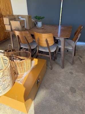 Phòng Suite Deluxe, ban công, quang cảnh vườn | Khu ăn uống