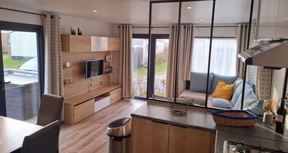 Vacation cottage Chalet Spaciosa Lauwersmeer