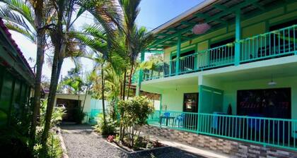 #1 Cozy 1-bedroom apartment in Cahuita with AC, Parking- near nat'l park, beach