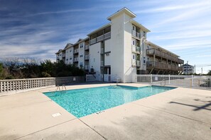 Pool - Beacon at Surf City | Retreat Near Beach & Pools (Surf City)