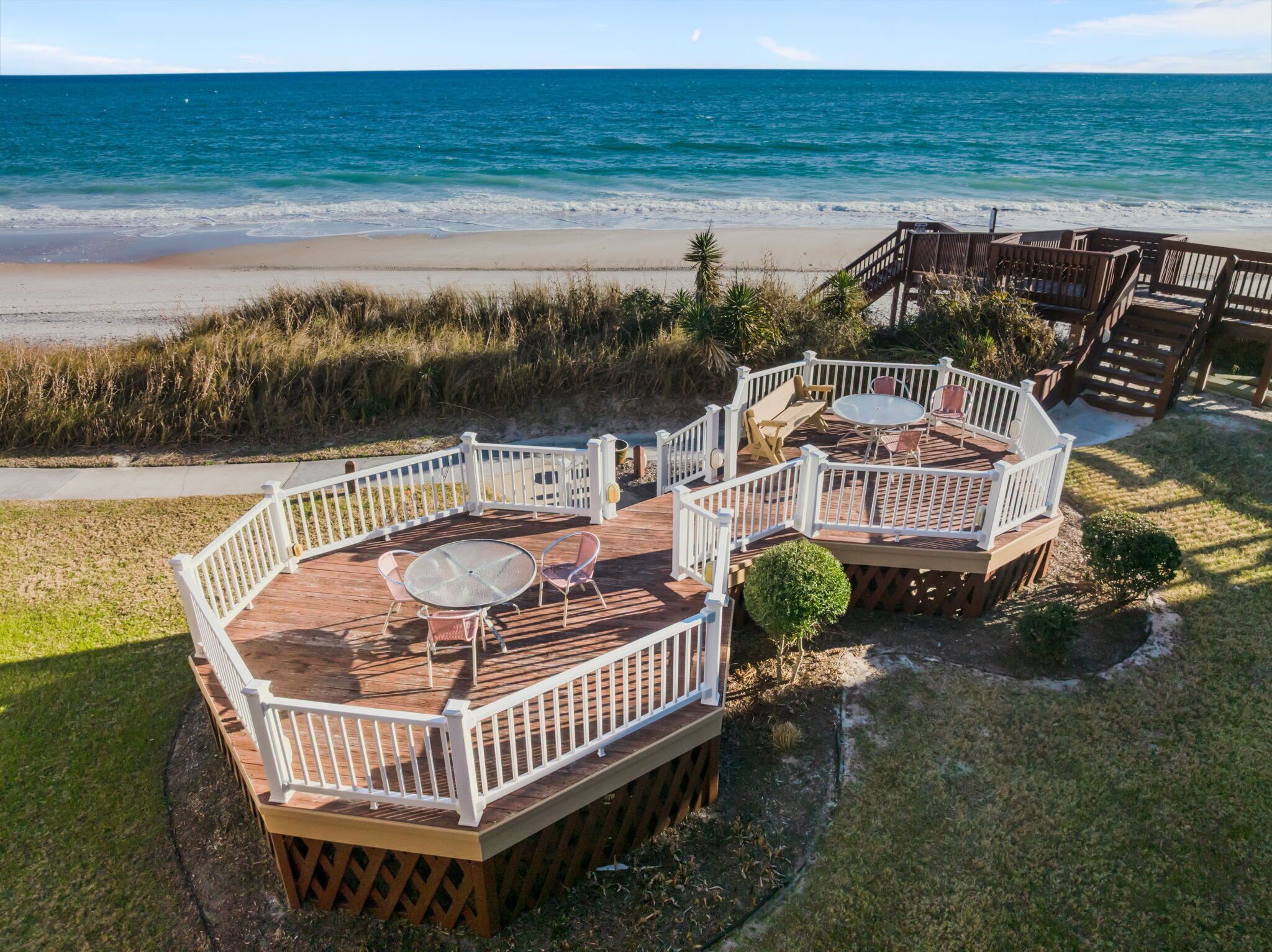 屋外ダイニングエリア