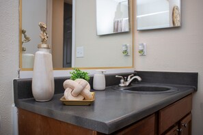 Hair dryer, bidet, towels, soap - Peaceful Sanitized 1BR Condo Near I-85 WiFi & Pool (Norcross)