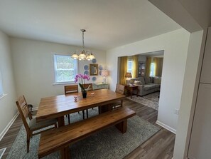 Dining - Great for Families! Short Drive to Beaches! (Cape May)
