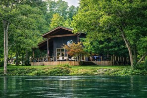 Exterior - Cotter Bridge Cabin (Flippin)