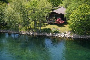 Exterior - Cotter Bridge Cabin (Flippin)