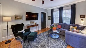 TV, offices - Entire 4-Unit in Dilworth | 8 Beds | near Uptown (Charlotte)