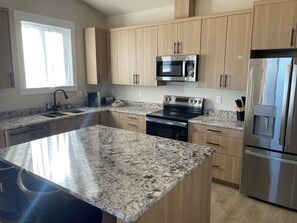 電子レンジ、オーブン、コンロ、食器洗い機