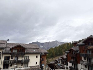 Exterior - 100m from resort center, 3rd floor, swimming pool, sauna, balcony, tv, ski locker, 38m², Les Orres (Les Orres)
