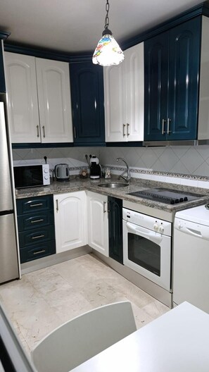 Apartment, 2 Bedrooms, Air conditioning | Private kitchen - Apartamento Duende 5 Granada (Granada)