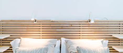 Apartment, 2 Bedrooms, Air conditioning | Blackout drapes, iron/ironing board, free WiFi