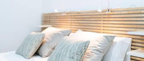 Apartment, 2 Bedrooms, Air conditioning | Blackout drapes, iron/ironing board, free WiFi