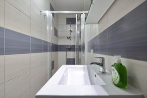 Hair dryer, towels, soap, toilet paper - A lovely apartment with an even more beautiful terrace. Enjoy! (Zadar)