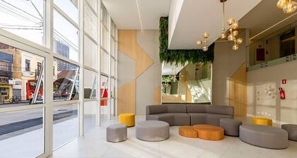 Studio com Vista Para o Centro de Curitiba-man1707