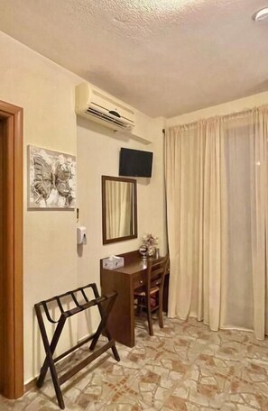 Apartment, Balcony, Sea View | Interior