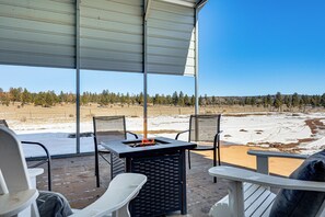 Property grounds - Views for Miles! High-Desert Retreat in Luna (Luna)