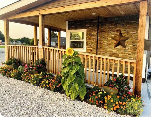 Unique Tiny Home Escapes with unforgettable relaxation/amazing ranch amenities.