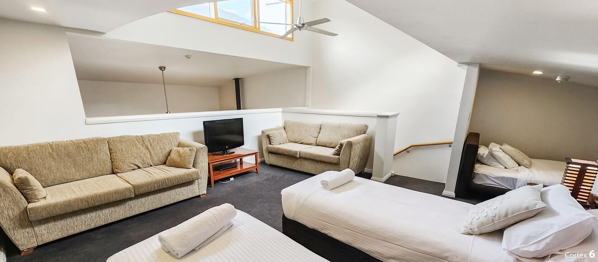 4 bedrooms, bed sheets