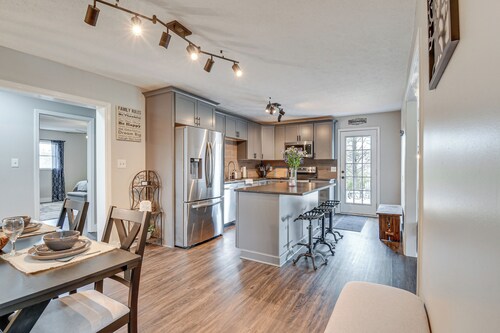 Country Setting w/ Modern Feel! Group Stay in Waco