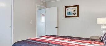 < 1 Mi to Dtwn Hilo: Comfy Condo w/ Pool Access