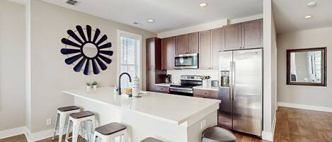 Fridge, microwave, oven, stovetop