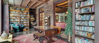 Great for Gatherings! Lakefront Ticonderoga Villa